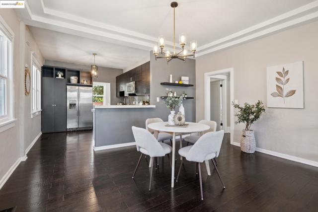 1092 Dwight Way, Berkeley CA: https://media.crmls.org/mediaz/04dc6954-e46e-46c1-8f2a-ccbdb4daa45f.jpg