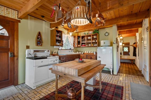 29380 Lassen Drive, Cold Springs CA: https://media.crmls.org/mediaz/04dd3d2c-0bfc-4df6-ab4f-079d14af477f.jpg