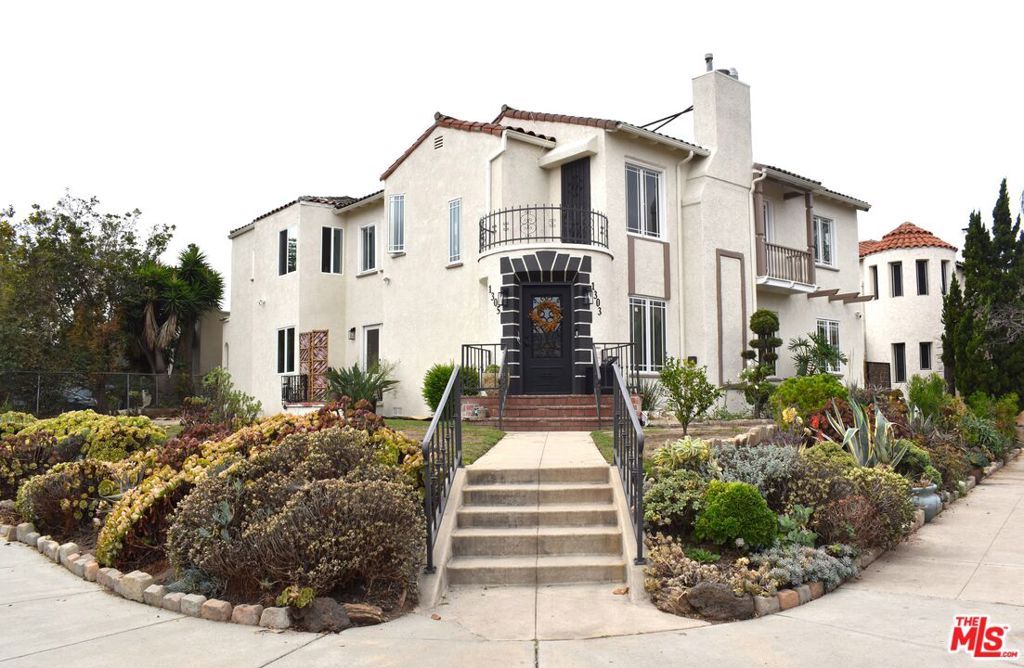 1303 S Tremaine Avenue #1305