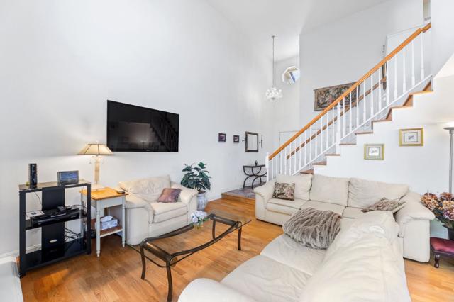 356 Meadowhaven Way, Milpitas CA: https://media.crmls.org/mediaz/04ddf047-7b18-4b6a-a541-381c4906da6b.jpg