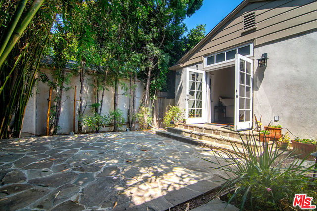 8828 Rosewood Avenue, West Hollywood CA: https://media.crmls.org/mediaz/04de3f7b-3cc9-49aa-9f68-b698c8d66308.jpg