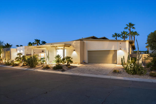 562 Skylar Lane, Palm Springs CA: https://media.crmls.org/mediaz/04de4355-b196-4186-98ab-8da3222f1f31.jpg