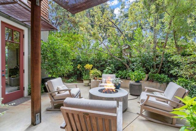 705 University Avenue, Los Altos CA: https://media.crmls.org/mediaz/04dede34-ad60-45f2-aab3-da14701f4169.jpg