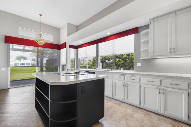 29879 E Trancas Drive, Cathedral City CA: https://media.crmls.org/mediaz/04def740-433c-4f67-8b06-11695b04bf6d.jpg