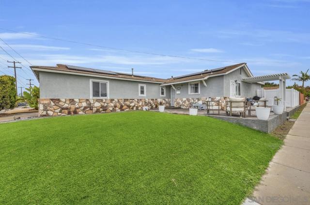 2801 Whitney Street, San Diego CA: https://media.crmls.org/mediaz/04dfacf7-18cd-460d-808b-268fbccf9678.jpg