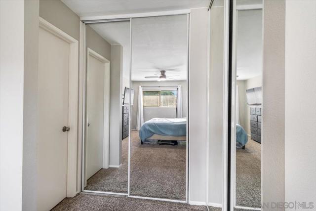 220 Eveningside Gln, Escondido CA: https://media.crmls.org/mediaz/04e01e12-46d0-4e90-9cf9-5e52f427d528.jpg