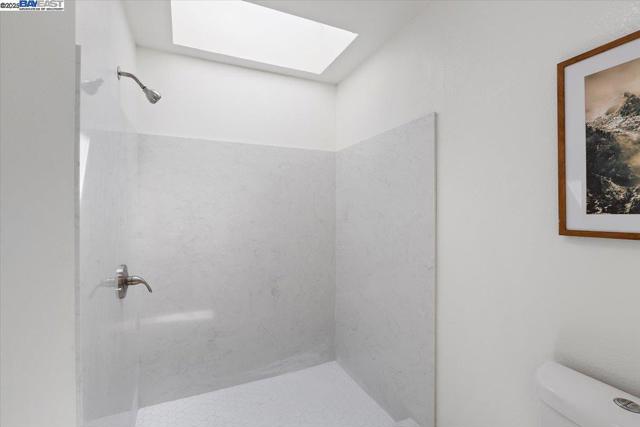 32948 Soquel St, Union City CA: https://media.crmls.org/mediaz/04e03927-e860-44dc-a900-041d06ff8cc9.jpg