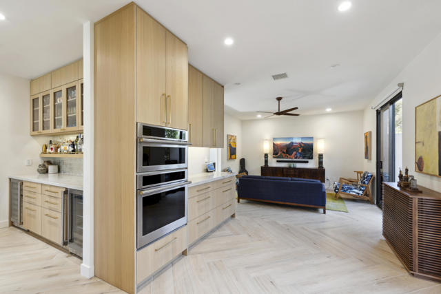 44970 Desert Horizons Drive, Indian Wells CA: https://media.crmls.org/mediaz/04e05787-1d31-4b72-8a7a-79d7d675d3fd.jpg