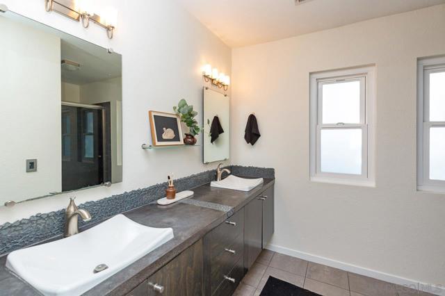 2953 Old Bridgeport Way, San Diego CA: https://media.crmls.org/mediaz/04e06b4a-0e2f-47fd-9889-4d6e211fb293.jpg