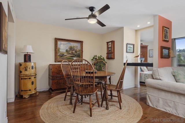 2564 Navarra Dr, Carlsbad CA: https://media.crmls.org/mediaz/04e0fe20-c9b0-478b-94e3-6aa530d8a13f.jpg