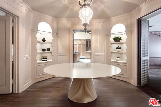 612 N Alta Drive, Beverly Hills CA: https://media.crmls.org/mediaz/04e16e08-1aad-463e-ba4e-8487d81597af.jpg