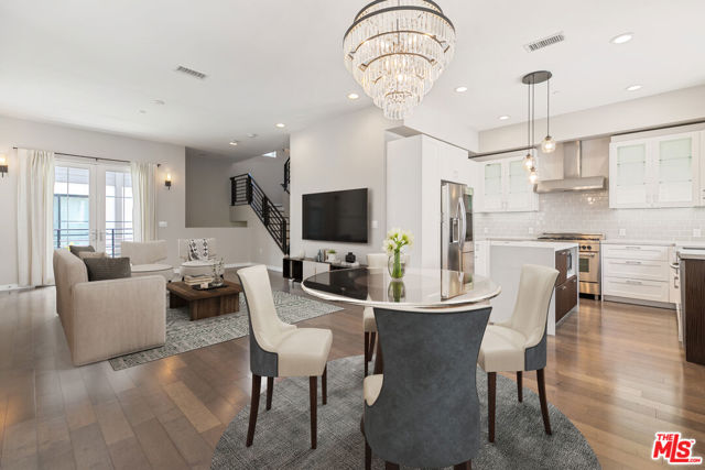 5934 W Luna Parkway, Los Angeles CA: https://media.crmls.org/mediaz/04e1cb28-5e9d-458d-add0-462ee06f4b52.jpg