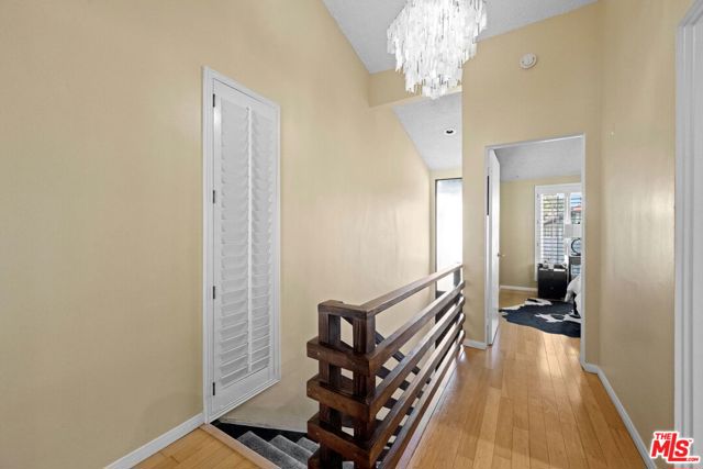 5951 Canterbury Drive, Culver City CA: https://media.crmls.org/mediaz/04e2151e-edc3-4a47-b17b-92cc9b99b9b7.jpg