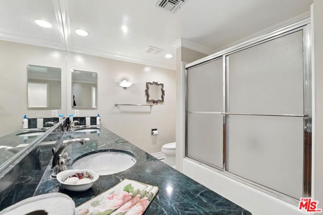 Drew Fenton | 16560 Park Lane Circle Los Angeles CA | MLS: 7286867