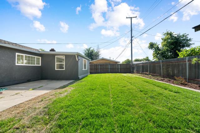 2621 Wood Violet Way, Sacramento CA: https://media.crmls.org/mediaz/04e29ea0-46d2-4039-a3b0-e57296bc25a1.jpg