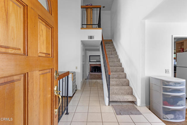 1461 Lexington Court, Camarillo CA: https://media.crmls.org/mediaz/04e306bb-d160-49a9-b6d7-af0687020412.jpg