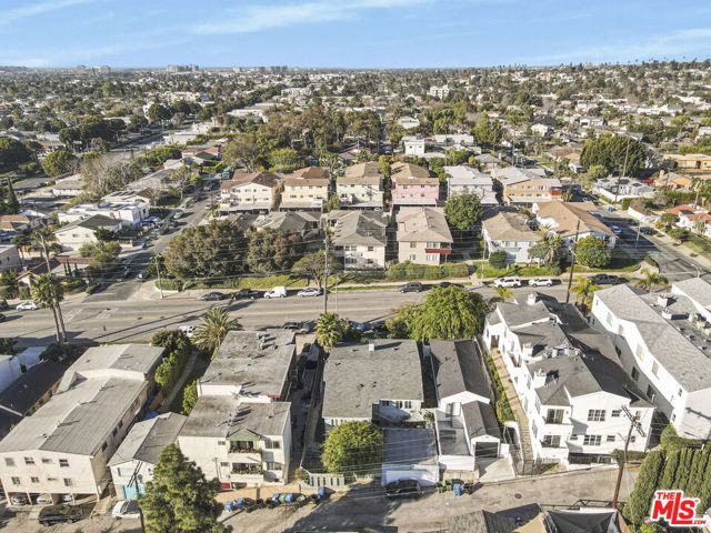 3734 Sawtelle Boulevard, Los Angeles CA: https://media.crmls.org/mediaz/04e38a79-34ea-4684-96f3-98e06deeeba3.jpg