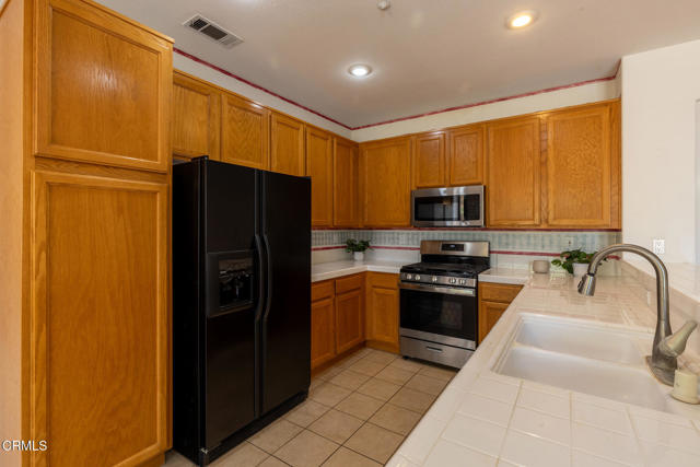 Detail Gallery Image 13 of 29 For 7505 Eisenhower St, Ventura,  CA 93003 - 3 Beds | 2 Baths