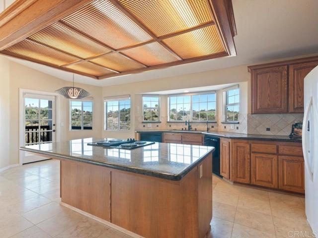 Detail Gallery Image 14 of 75 For 2230 Calle Dos Lomas, Fallbrook,  CA 92028 - 5 Beds | 3/2 Baths