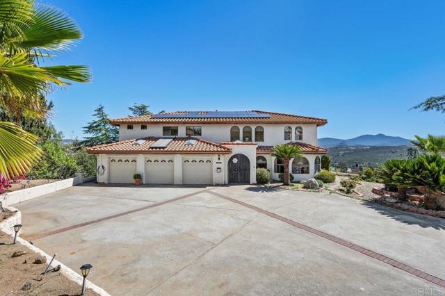 23742 Calistoga Pl, Ramona CA: https://media.crmls.org/mediaz/04e4a51c-c17d-4a9b-b9ea-5829fbd28f0f.jpg
