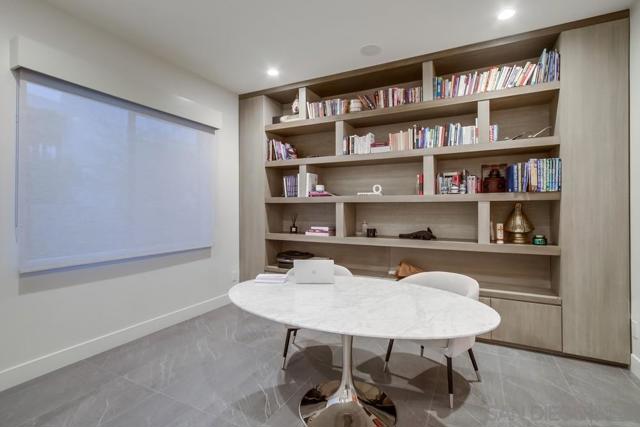 2885 Gate Three Place, Chula Vista CA: https://media.crmls.org/mediaz/04e4e9fc-b753-40e8-a20b-25b966918394.jpg