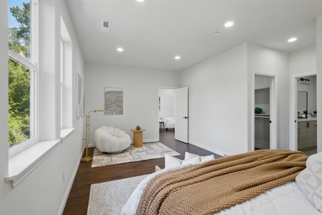 6868 Moore Drive, Oakland CA: https://media.crmls.org/mediaz/04e5a884-932f-439e-ab1b-1d8ac04250b3.jpg