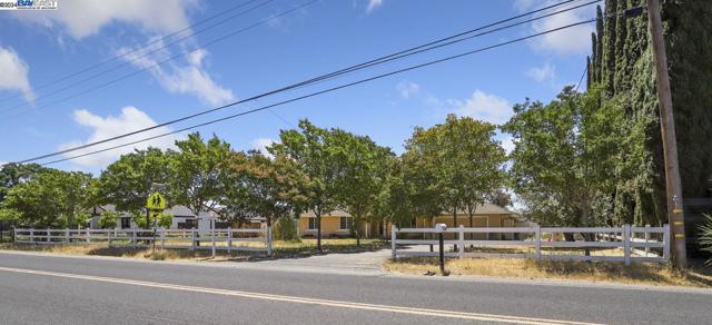 Image 2 of 47 For 16650 Von Sosten Road