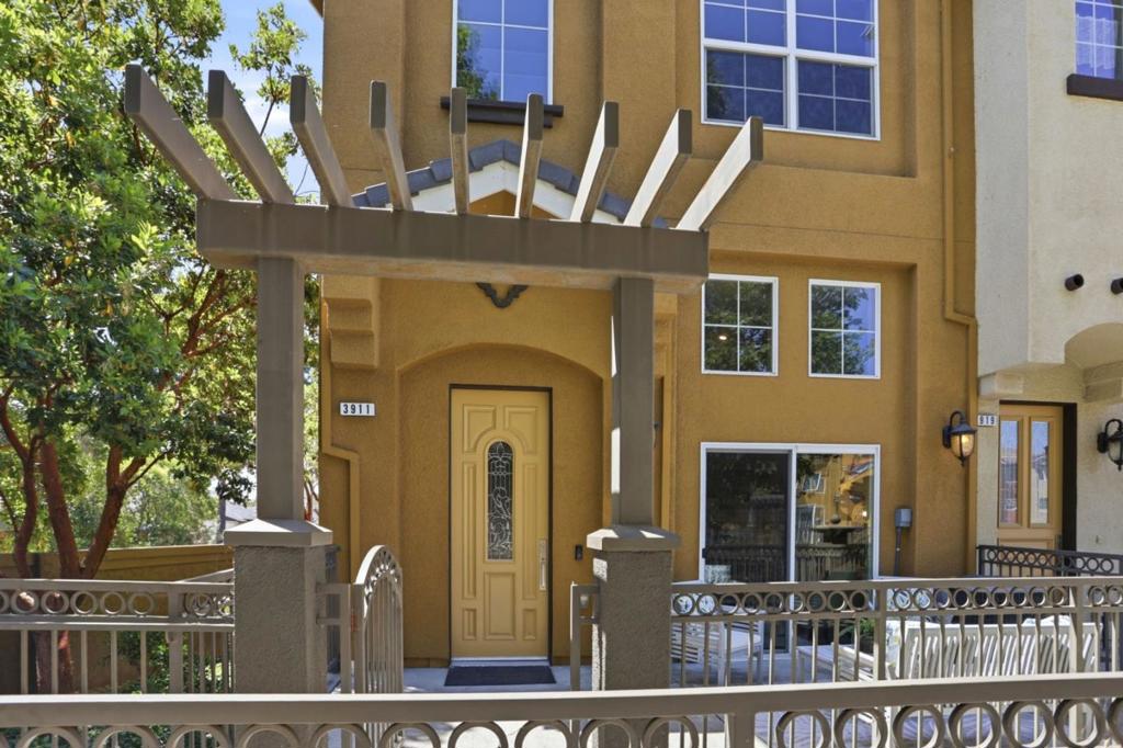3911 Vicolo Terrace