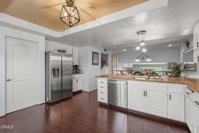 4804 La Villa Marina, Marina del Rey CA: https://media.crmls.org/mediaz/04e73cce-9f05-4416-9ed5-a4e69a3b9973.jpg