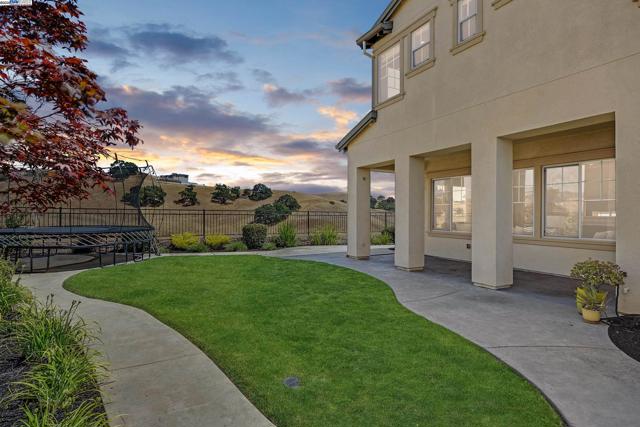 1359 Monterosso St, Danville CA: https://media.crmls.org/mediaz/04e862cf-902d-4e7a-9d6d-befad81028b9.jpg