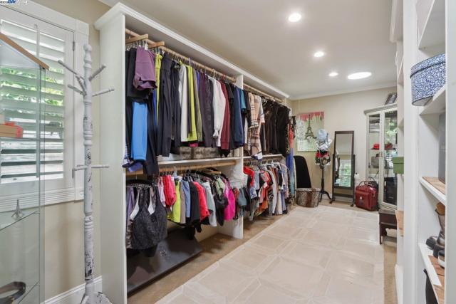 688 Danville Blvd, Danville CA: https://media.crmls.org/mediaz/04e8a442-c116-489e-8ce7-ae3ec0d59f80.jpg