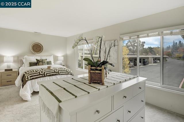 2900 Tice Creek Dr, Walnut Creek CA: https://media.crmls.org/mediaz/04e8e182-5ad6-4583-8eb7-91f36b7f0930.jpg