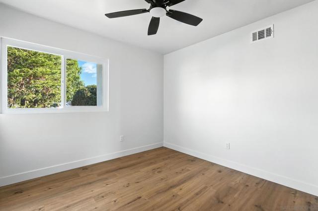 9058 Inverness Rd, Santee CA: https://media.crmls.org/mediaz/04e92522-b7f4-4f00-8a64-a6e01b717fe6.jpg