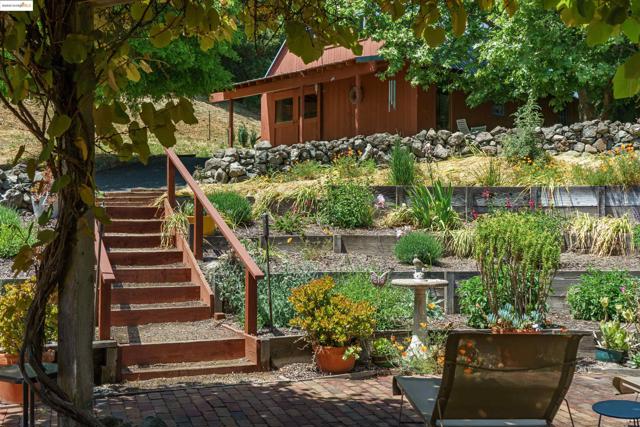 300 Rancho de Maria, Martinez CA: https://media.crmls.org/mediaz/04ea7eb3-b1f7-41b6-8d3f-36c33374cd13.jpg