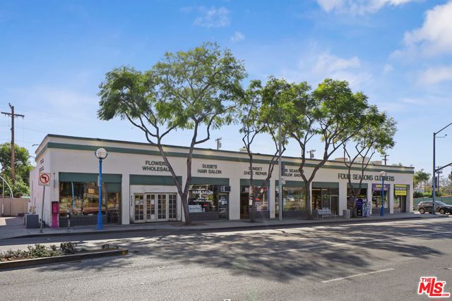 8042 SANTA MONICA Boulevard photo 2