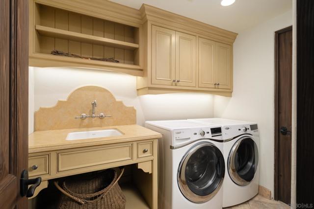 730 Stratford Court, Del Mar CA: https://media.crmls.org/mediaz/04eaeb3e-fe4d-46e2-946e-027a49613764.jpg