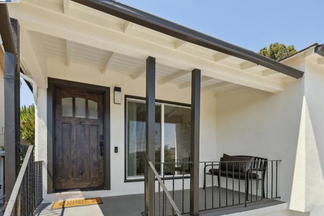 2643 99Th Ave, Oakland CA: https://media.crmls.org/mediaz/04eb5f70-c5cc-46a8-a847-dc320ae112df.jpg