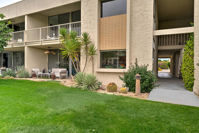 Image 31 of 50 For 527 Desert Lakes Drive