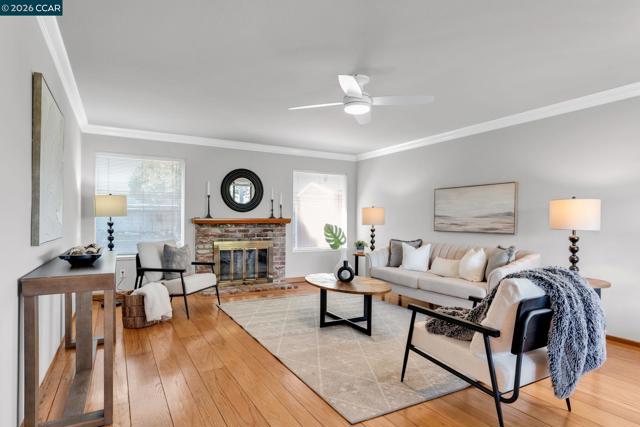 Image 5 of 49 For 2081 Essenay Ave