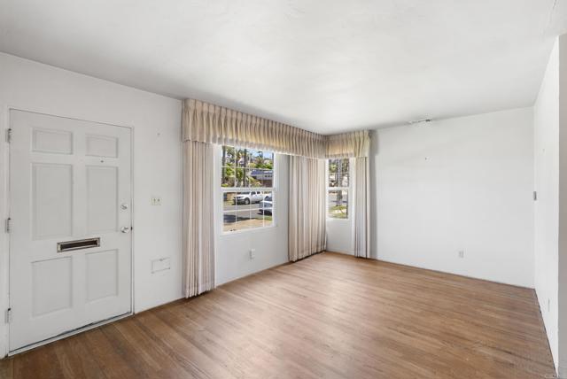 1120 Devonshire Drive, Ocean Beach (San Diego) CA: https://media.crmls.org/mediaz/04ec9cd4-96be-44cf-adc5-86fc6ec01934.jpg