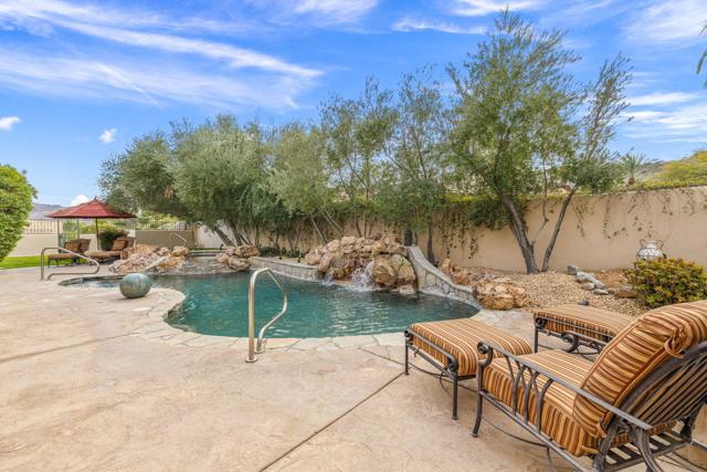 49240 Jfk Trail, Palm Desert CA: https://media.crmls.org/mediaz/04ece77b-2aee-4ad5-b860-7389c30c09d2.jpg