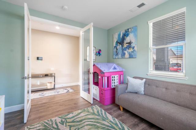 1551 Lily Court, Hollister CA: https://media.crmls.org/mediaz/04ed53d2-b722-4152-a127-2994fe23781a.jpg