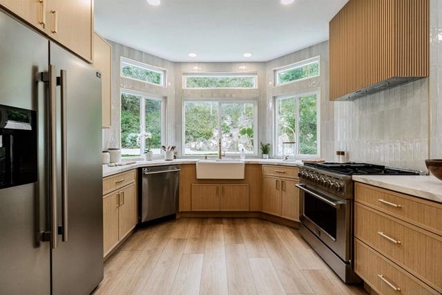 4436 Heritage Glen, San Diego CA: https://media.crmls.org/mediaz/04ee0c6a-6363-45f3-8d05-bfe54feaff95.jpg