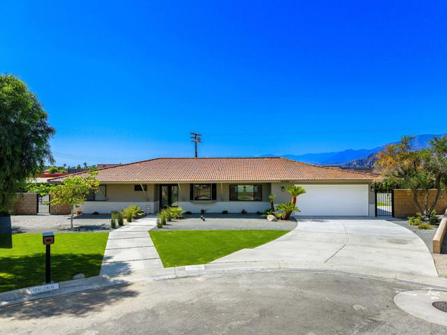 79869 Hummingbird Lane, La Quinta CA: https://media.crmls.org/mediaz/04ee4139-209e-4f62-8b8c-94439b3f9b04.jpg
