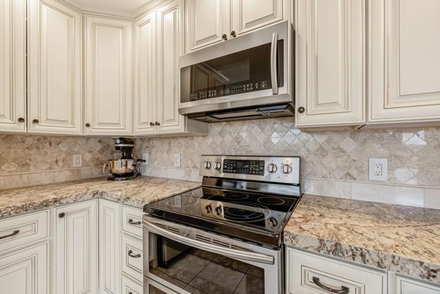 77235 Minnesota Avenue, Palm Desert CA: https://media.crmls.org/mediaz/04ee90e1-dea6-4b05-b0de-83de744a358e.jpg