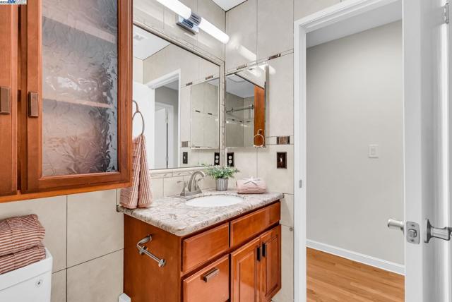 39478 Zacate Ave, Fremont CA: https://media.crmls.org/mediaz/04eeb8e1-dd58-4795-acc1-d14737e7a8cf.jpg