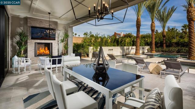 18502 Corte Damian, Morgan Hill CA: https://media.crmls.org/mediaz/04eec46b-8a18-46e5-9a04-94392a1f0a79.jpg