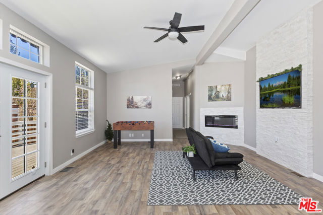 391 Montclair Drive, Big Bear City CA: https://media.crmls.org/mediaz/04eece22-e563-4126-9d5b-7ef6be329cf9.jpg