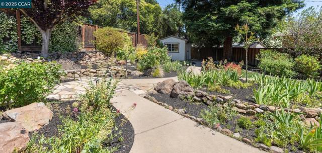 728 San Bruno Ct, Concord CA: https://media.crmls.org/mediaz/04eefc6f-6dd3-47e0-b004-41411a442ead.jpg