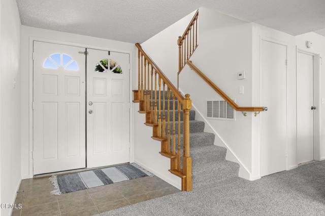 8699 Roswell Street, Ventura CA: https://media.crmls.org/mediaz/04ef2394-e55f-454d-9544-3842f6ff6afa.jpg